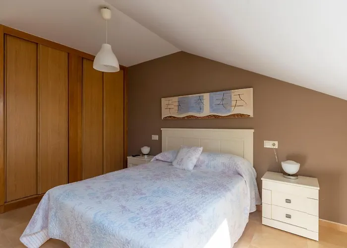 Duplex En Residencial Vichona En *